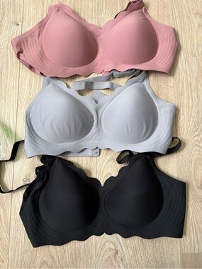 NWT Nursing Bra Set M Seamless Wireless Soft 3 Pack w Extender